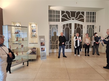 Otvorena izložba „Zapisi iz Akaše” – umjetnost kao putovanje kroz dušu i vrijeme