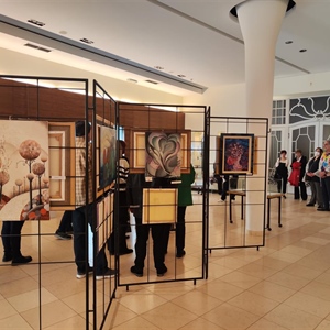 Otvorena izložba „Zapisi iz Akaše” – umjetnost kao putovanje kroz dušu...