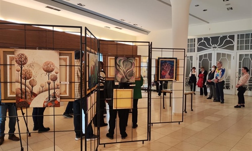 Otvorena izložba „Zapisi iz Akaše” – umjetnost kao putovanje kroz dušu...