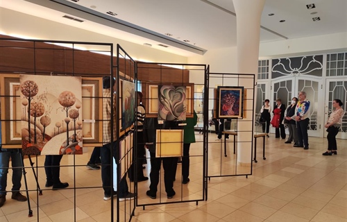 Otvorena izložba „Zapisi iz Akaše” – umjetnost kao putovanje kroz dušu...