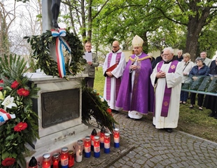 Vijenci i svijeće žrtvama komunističkoga terora