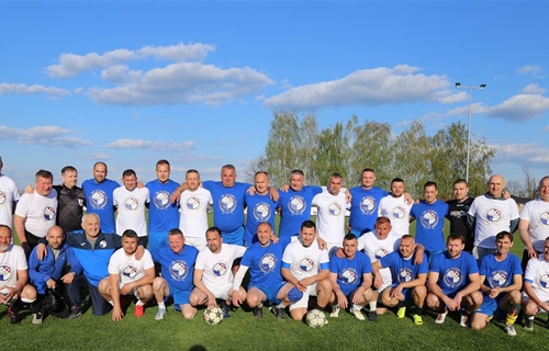 Revijalno-humanitarnu utakmicu odigrali su veteranske momčadi BSK-a i...