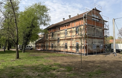 U parku Lenije u Vinkovcima nastavljaju se radovi na uređenju i obnovi...