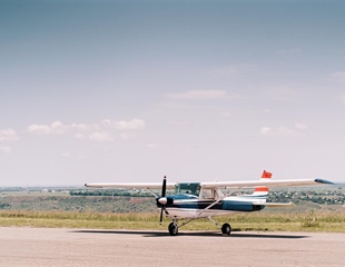 Avion prinudno sletio u blizini Ivankova
