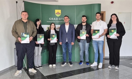 Grad Otok dodijelio 29 stipendija studentima za akademsku godinu...