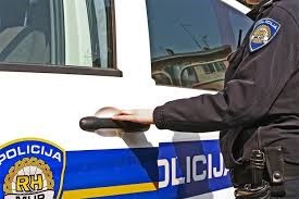 Crno tržište duhana u Slavoniji: Policija upala u kuće, zaplijenila čak 440 kilograma rezanog duhana