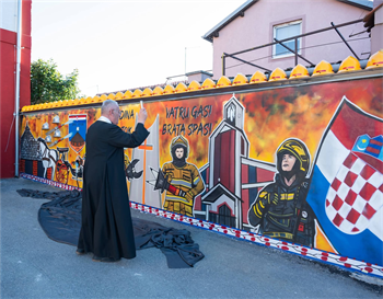U Otoku otkriven mural u čast vatrogascima