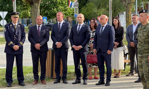 Hrabrost koja ne blijedi: Bogdanovci obilježili svoj dan i odali počast...