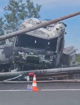Kamion izgorio na autocesti kod Sredanaca, vozač smrtno stradao