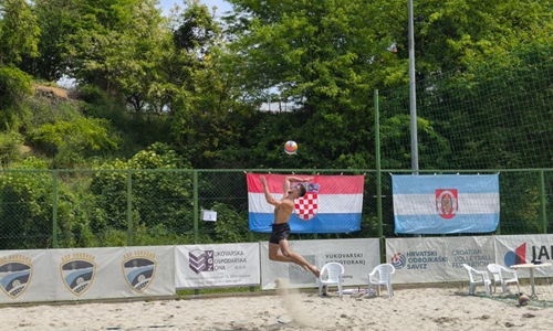 Vukovar okupio 16 ekipa na međunarodnom turniru odbojke na pijesku