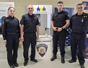 Promocija zanimanja policajac/policajka na Danima karijera i otvorenih...