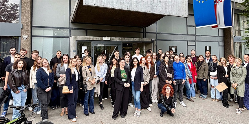 Maturanti iz Vukovarsko-srijemske županije posjetili Zagreb povodom Europskog tjedna