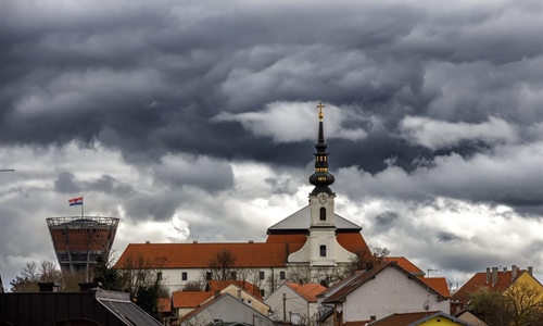 DHMZ izdao žuto upozorenje za osječku regiju zbog grmljavinskog nevremena