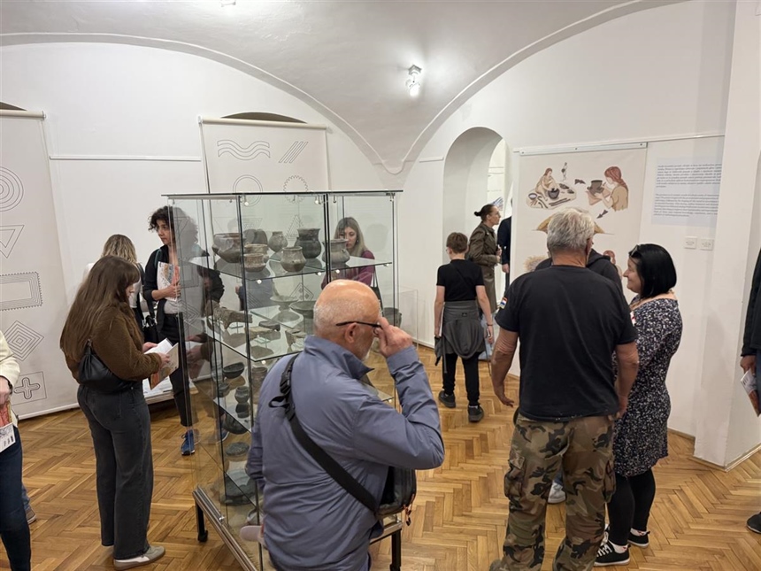 U Vinkovcima otvorena izložba o vučedolskoj kulturi i bogatoj prapovijesti grada