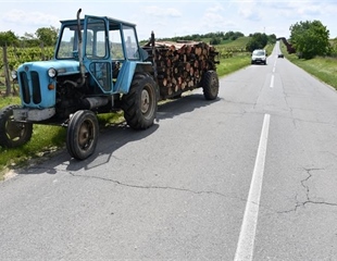 Muškarac teško ozlijeđen u nesreći kod Iloka: Pao s priključnog vozila...