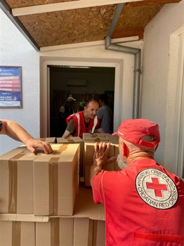 Počela podjela paketa hrane za mjesec svibanj u okviru projekta „Humanitarni paketi GDCK-a Virovitica i partnera.