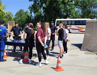 Dan otvorenih vrata policije u Vinkovcima privukao brojne mlade