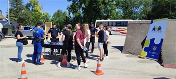 Dan otvorenih vrata policije u Vinkovcima privukao brojne mlade