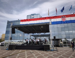 Vukovar obilježava Dan državnosti uz glazbu i pečenog vola