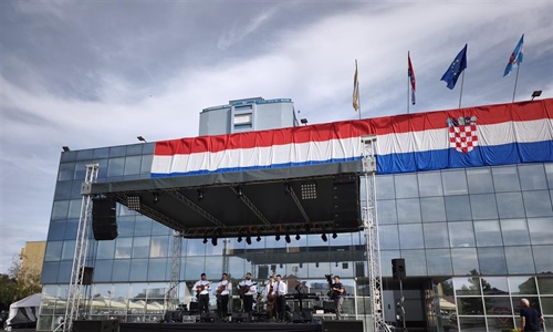 Vukovar obilježava Dan državnosti uz glazbu i pečenog vola