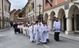 Tijelovska procesija prošla ulicama Vukovara: Vjernici javno posvjedočili vjeru u Kristovu prisutnost