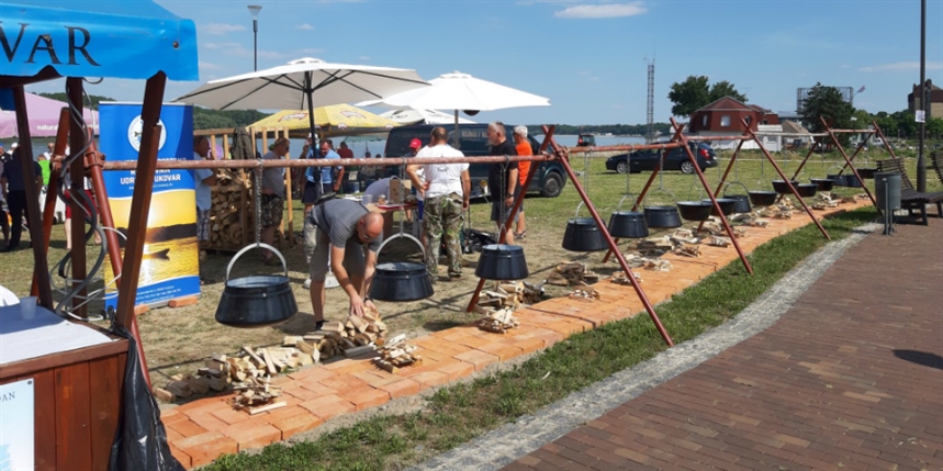 Miris fiša ponovno stiže na Dunav: Otvorene prijave za veliku fišijadu Dunavfesta