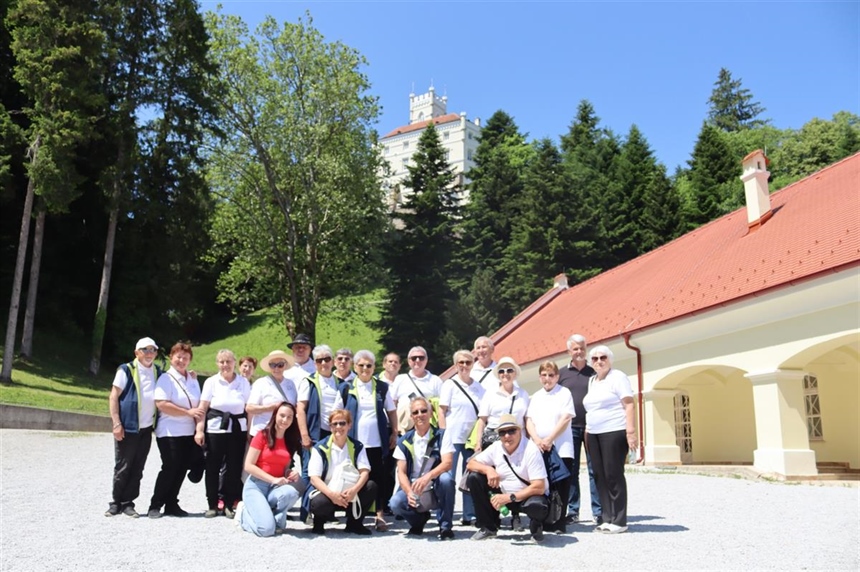 Tragovima mađarske baštine: Vukovarski Mađari posjetili Trakošćan