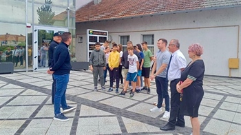 Pijane naočale i pokazna vježba hitne pomoći: U Otoku obilježen Svjetski dan biciklista