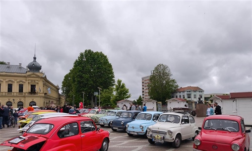 Više od 70 legendarnih automobila iz cijele Europe vratilo građane u...