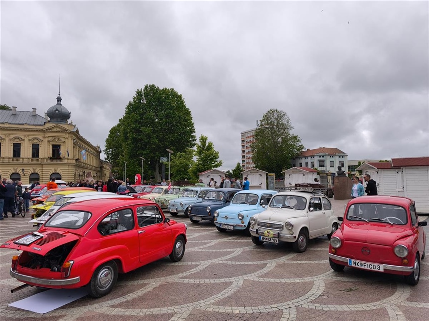 Više od 70 legendarnih automobila iz cijele Europe vratilo građane u mladost