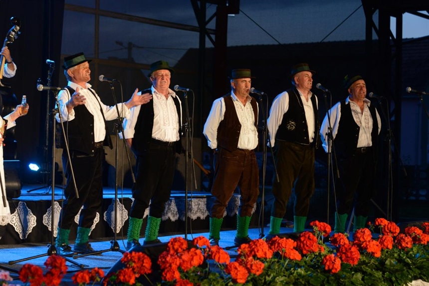 Bećarac ponovno okuplja Slavoniju: Večeras veliko finale 14. Bećarfesta u Babinoj Gredi