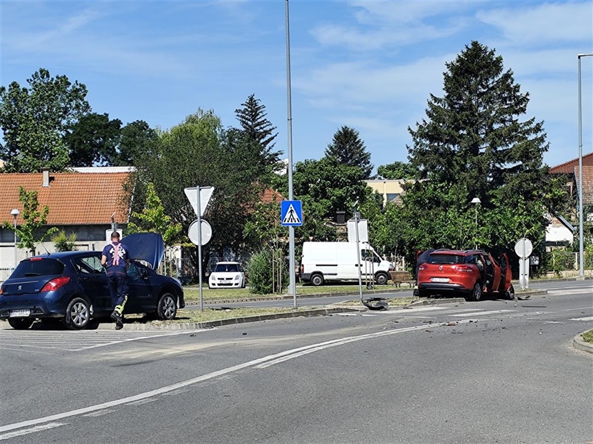 Prometna nesreća na kružnom toku prema Vinkovcima
