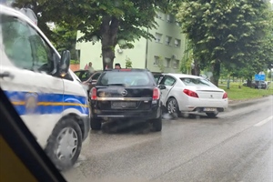 Šest nesreća u jednom danu: jedna osoba teško ozlijeđena, policija upozorava na brzinu i...