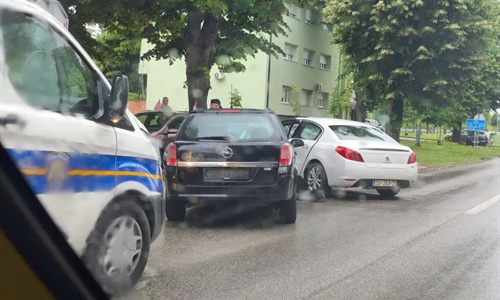 Šest nesreća u jednom danu: jedna osoba teško ozlijeđena, policija...
