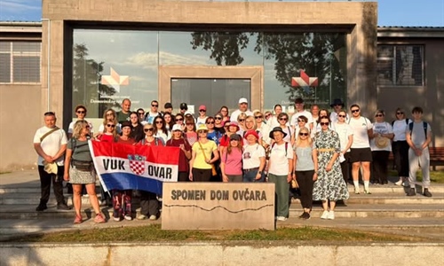 Camino za mir: Hodočasnici od Ovčare do središta Vukovara poslali...