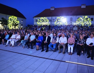 Osijek dva mjeseca živi u ritmu umjetnosti: otvoreno 26. Osječko ljeto...