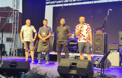 Koncert Miroslava Škore i javno gledanje utakmice