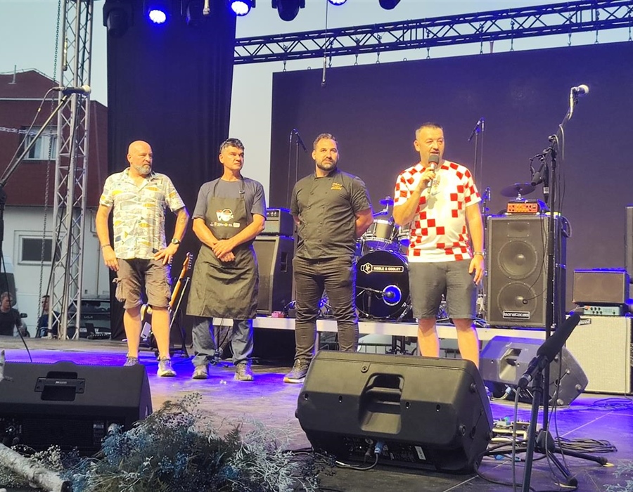 Koncert Miroslava Škore i javno gledanje utakmice
