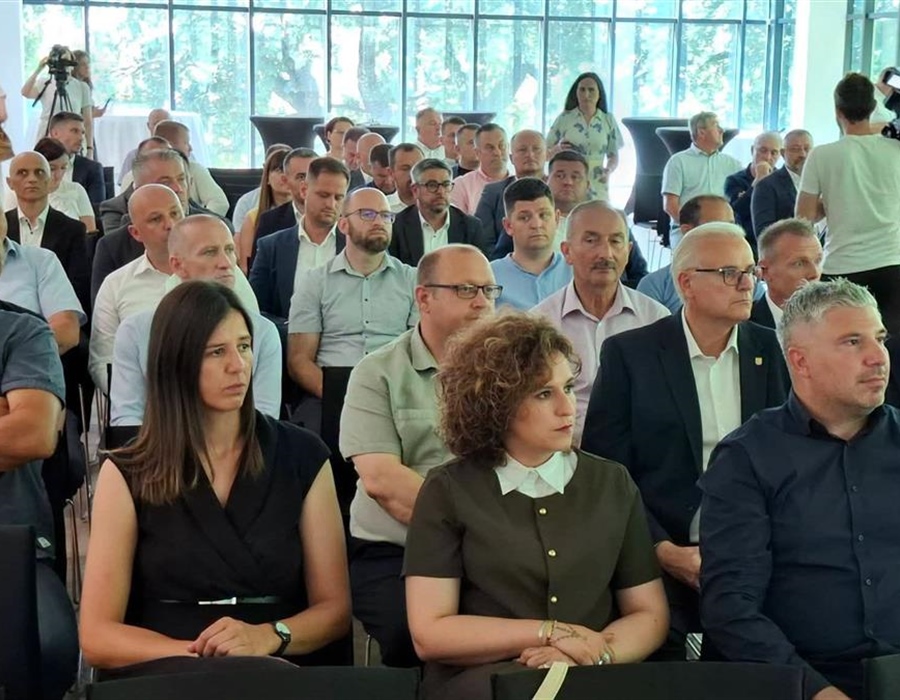 Ulaganja u djecu i mlade obitelji: Lovas osigurao više od 60 tisuća...