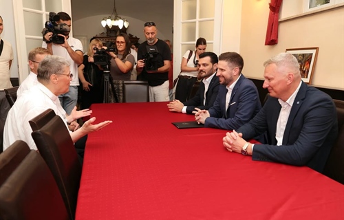 Grad Osijek donirao novih 150 tisuća eura za obnovu konkatedrale