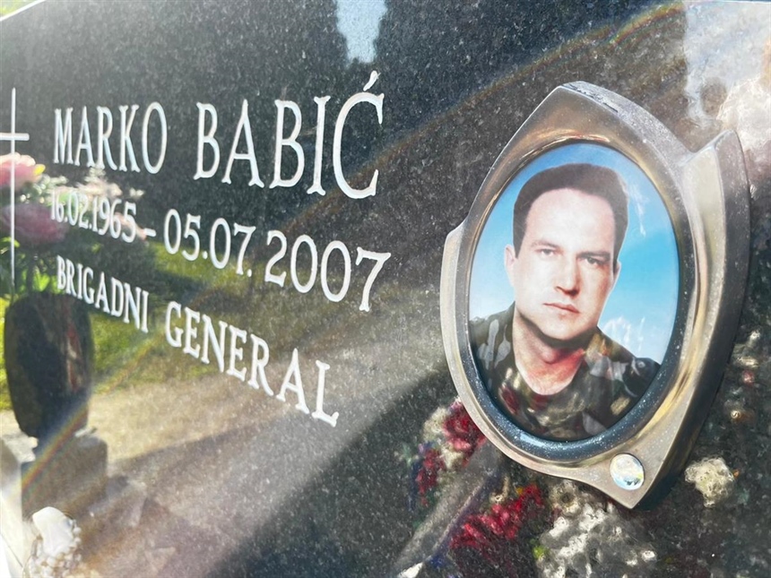 Na Memorijalnom groblju odana počast Marku Babiću