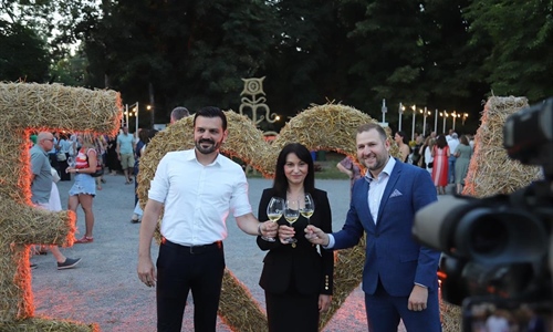 Večer vina i umjetnosti zaokružila najuspješniji Vinski mjesec dosad