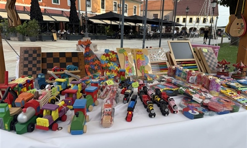 Baština oživjela središte Vinkovaca: Tradicijski obrti privukli brojne...