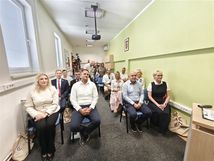 Obnovljena zgrada HZZ-a u Vukovaru: Gotovo 442 tisuće eura uloženo u energetsku obnovu i bolje uvjete za građane i zaposlenike