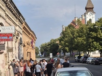 Već se stvar red: Građani jutros  čekaju ulaznice za Thompsonov...