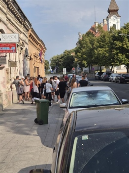 Već se stvar red: Građani jutros  čekaju ulaznice za Thompsonov humanitarni koncert