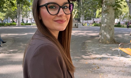 Od Facebook grupe do podcasta: Ella Hasel o ljubavi prema knjigama i...
