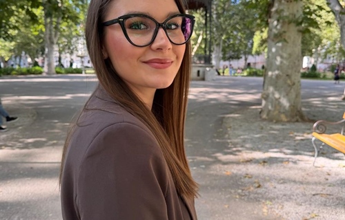 Od Facebook grupe do podcasta: Ella Hasel o ljubavi prema knjigama i...