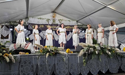 Poznat program 30. Raspjevane Cvelferije