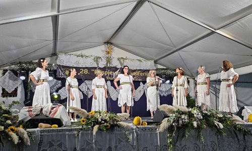 Poznat program 30. Raspjevane Cvelferije